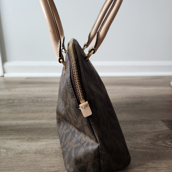 Michael Kors tote - Picture 6 of 9